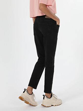 892 Alına Slim Boyfriend Fit Orta Bel Daralan Paça Kadın Mavi Jean Pantolon Cl1051968
