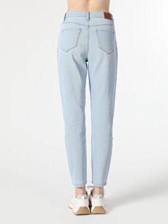 896 Marıa Mom Fit Yüksek Bel Daralan Paça Mavi Kadın Jean Pantolon Cl1059104