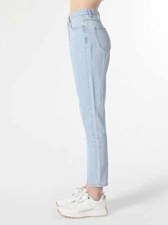 896 Marıa Mom Fit Yüksek Bel Daralan Paça Mavi Kadın Jean Pantolon Cl1059104