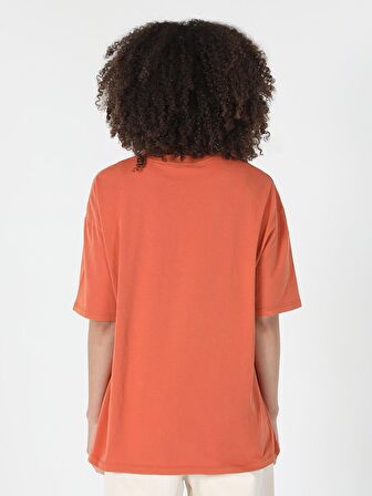 Oversize Fit Bisiklet Yaka Yazı Baskılı Kadın Turuncu Kısa Kol Tişört