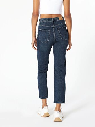 703 Carla Slim Fit Orta Bel Düz Paça Jean Kadın Pantolon Cl1060396