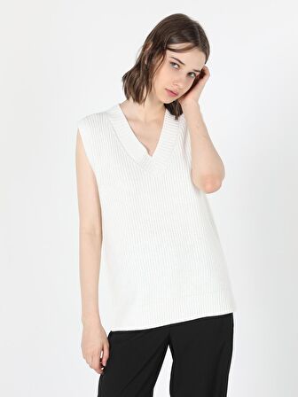 Regular Fit V Yaka V Yaka Beyaz Kadın Kazak
