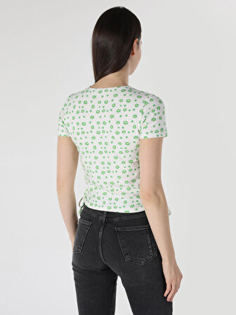 Slim Fit Çiçekli Beyaz Kadın Kısa Kol Tişört