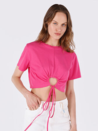 Dar Kesim Bisiklet Yaka Crop Pembe Kadın Kısa Kol Tişört