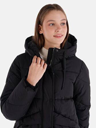 Regular Fit Kapüşonlu Şişme Uzun Siyah Kadın Kaban