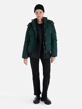 Regular Fit Kapüşonlu Şişme Yeşil Kadın Mont