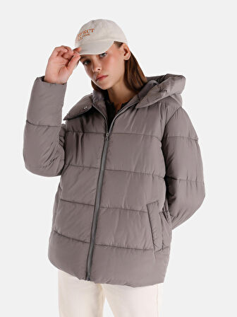 Regular Fit Kapüşonlu Şişme Kadın Mont