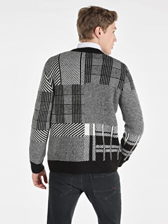 Regular Fit Bisiklet Yaka Kareli Siyah Erkek Kazak