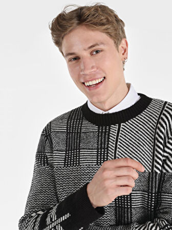 Regular Fit Bisiklet Yaka Kareli Siyah Erkek Kazak