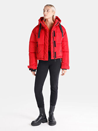 Regular Fit Kapüşonlu Şişme Cepli Kırmızı Kadın Mont