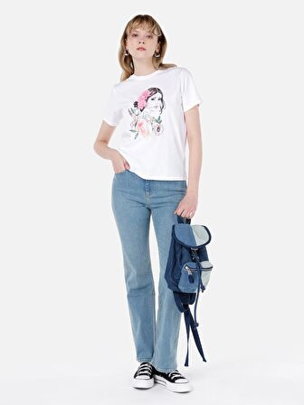 Normal Kesim Bisiklet Yaka Baskılı Beyaz Kadın Kısa Kol Tişört Cl1066640