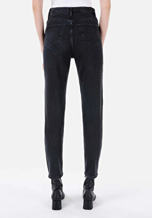 Mom Fit  Daralan Paça Kadın Denim Jean Pantolon