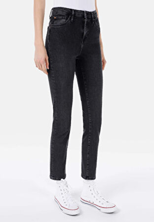 Slim Fit   Kadın Siyah Jean Pantolon