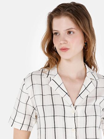 Normal Kesim Shirt Yaka Kareli Ekru Kadın Kısa Kol Gömlek Cl1067676