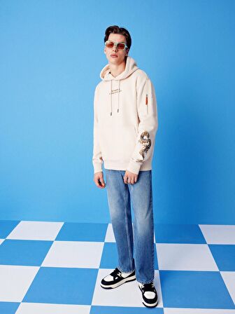 Normal Kesim Kapüşonlu Fermuar Cepli Baskılı Ekru Erkek Sweatshirt Cl1067705
