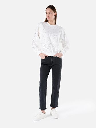 Normal Kesim Bisiklet Yaka İşlemeli Beyaz Kadın Sweatshirt Cl1067956