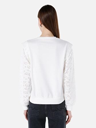Normal Kesim Bisiklet Yaka İşlemeli Beyaz Kadın Sweatshirt Cl1067956