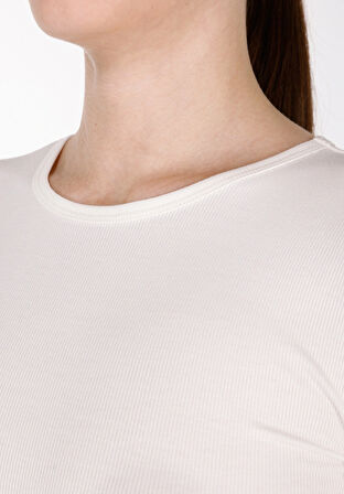 Slim Fit Yuvarlak Yaka Düz Kadın Ekru Kısa Kol Tişört