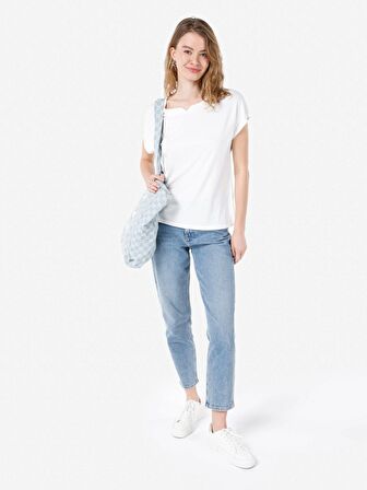 Normal Kesim Bisiklet Yaka Beyaz Kadın Kısa Kol Tişört Cl1068564