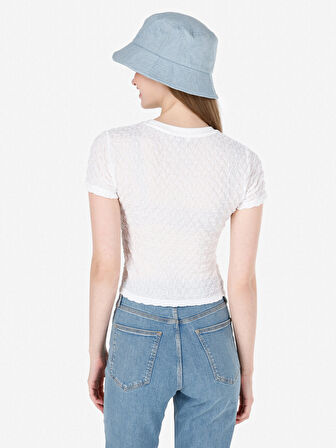 Dar Kesim Bisiklet Yaka Dokulu Örme Beyaz Kadın Kısa Kol Tişört Cl1069106