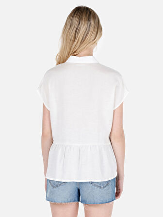 Normal Kesim Shirt Yaka Fırfır Detaylı Beyaz Kadın Kısa Kol Gömlek Cl1069199