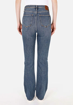 Regular Fit   Kadın Denim Jean Pantolon