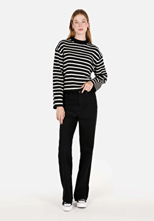 Regular Fit Yuvarlak Yaka  Kadın Siyah Kazak