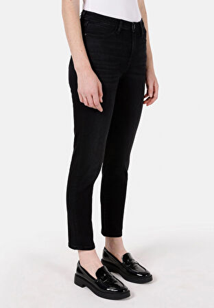 Slim Fit   Kadın Siyah Jean Pantolon