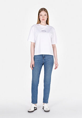 Regular Fit Yuvarlak Yaka Baskılı Kadın Beyaz Kısa Kol Tişört Cl1072191