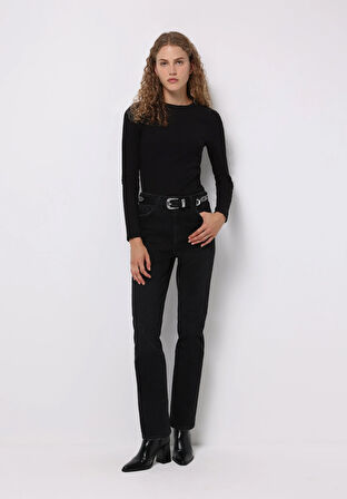 Slim Fit Yuvarlak Yaka Düz Kadın Siyah Uzun Kol Tişört