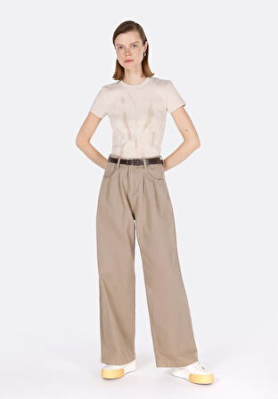 Slim Fit   Kadın Bej Kısa Kol Tişört