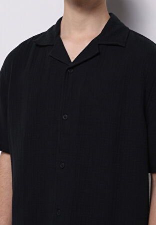Comfort Fit Shirt Neck Jakarlı Erkek Siyah Kısa Kol Gömlek