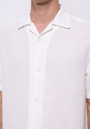 Comfort Fit Shirt Neck Jakarlı Erkek Ekru Kısa Kol Gömlek