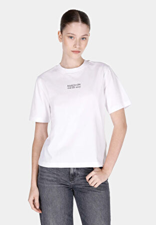 Regular Fit Yuvarlak Yaka Baskılı Kadın Beyaz Kısa Kol Tişört Cl1073470