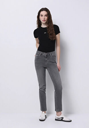 Slim Fit   Kadın Siyah Jean Pantolon