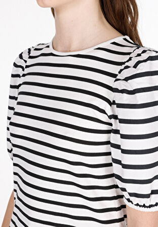Slim Fit   Kadın Beyaz Kısa Kol Tişört