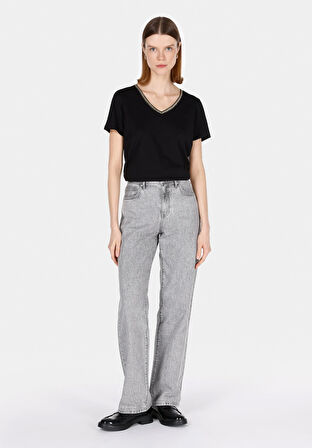 Regular Fit V Yaka Düz Kadın Siyah Kısa Kol Tişört Cl1073550