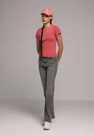 Slim Fit Yuvarlak Yaka Düz Kadın Kirmizi Kısa Kol Tişört