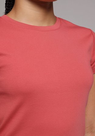 Slim Fit Yuvarlak Yaka Düz Kadın Kirmizi Kısa Kol Tişört