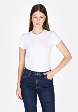 Slim Fit Yuvarlak Yaka Düz Kadın Beyaz Kısa Kol Tişört Cl1073597