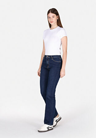 Slim Fit Yuvarlak Yaka Düz Kadın Beyaz Kısa Kol Tişört Cl1073597