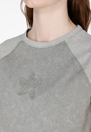 Slim Fit Yuvarlak Yaka Nakışlı Kadın Yeşil Kısa Kol Tişört Cl1073710