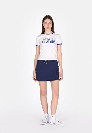 Slim Fit Orta Bel Düz Kadın Lacivert Şort
