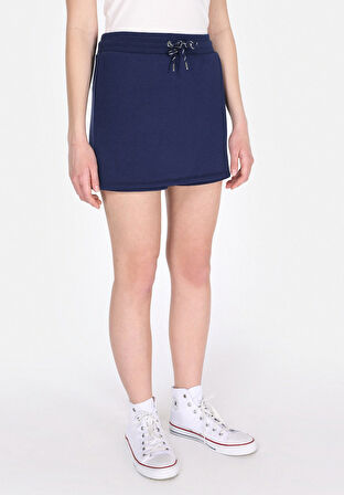 Slim Fit Orta Bel Düz Kadın Lacivert Şort