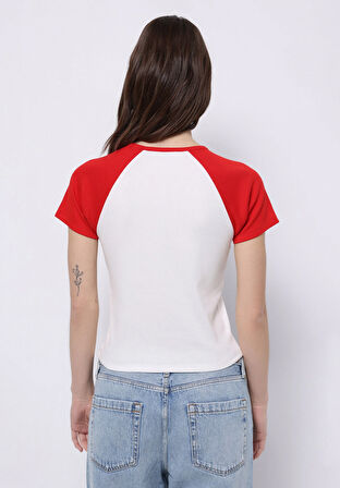 Slim Fit Yuvarlak Yaka Baskılı Kadın Beyaz Kısa Kol Tişört