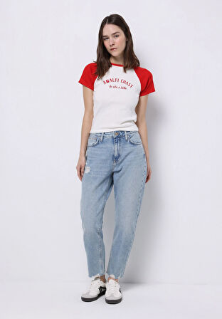 Slim Fit Yuvarlak Yaka Baskılı Kadın Beyaz Kısa Kol Tişört