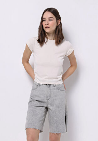 Slim Fit Yuvarlak Yaka Düz Kadın Ekru Kısa Kol Tişört