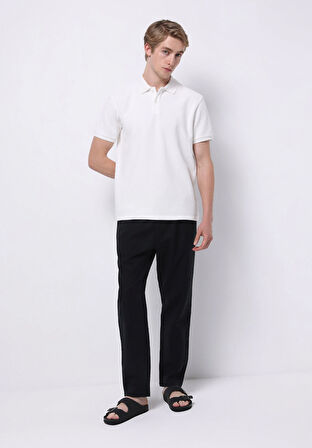 Regular Fit Polo Yaka Jakarlı Erkek Beyaz Kısa Kol Tişört