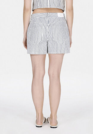 Mom Fit Yüksel Bel Çizgili Kadın Denim Jean Şort