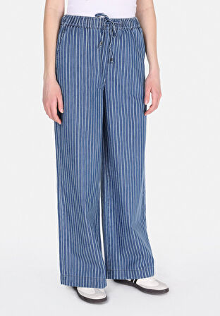 Loose Fit Orta Bel Düz Paça Kadın Mavi Jean Pantolon